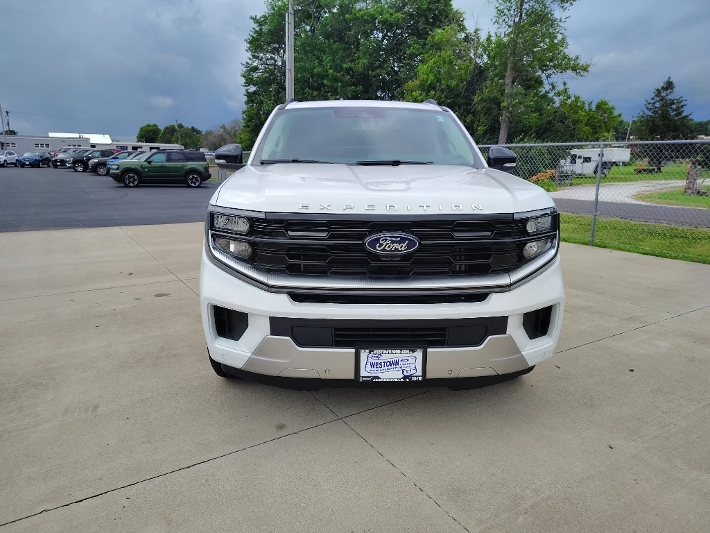 New 2026 Oxford White Ford Platinum® image 9