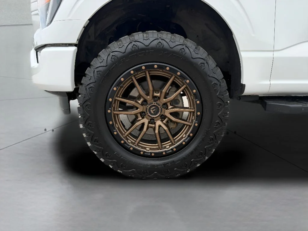 Used 2023 Oxford White Ford XLT image 25