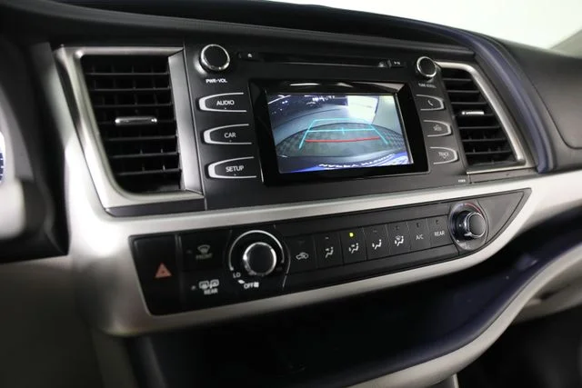 Used 2019 Gray Toyota LE image 9