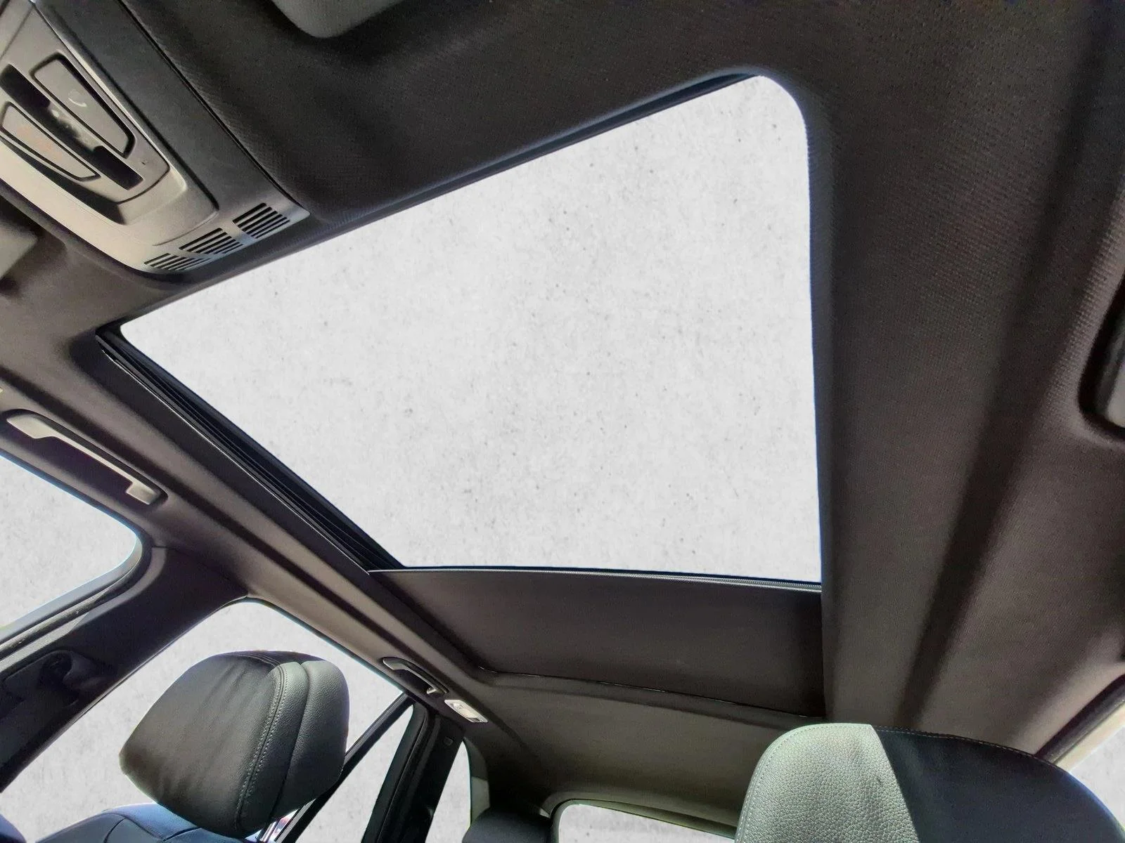 Used 2018 Mineral White Metallic BMW sDrive35i image 16