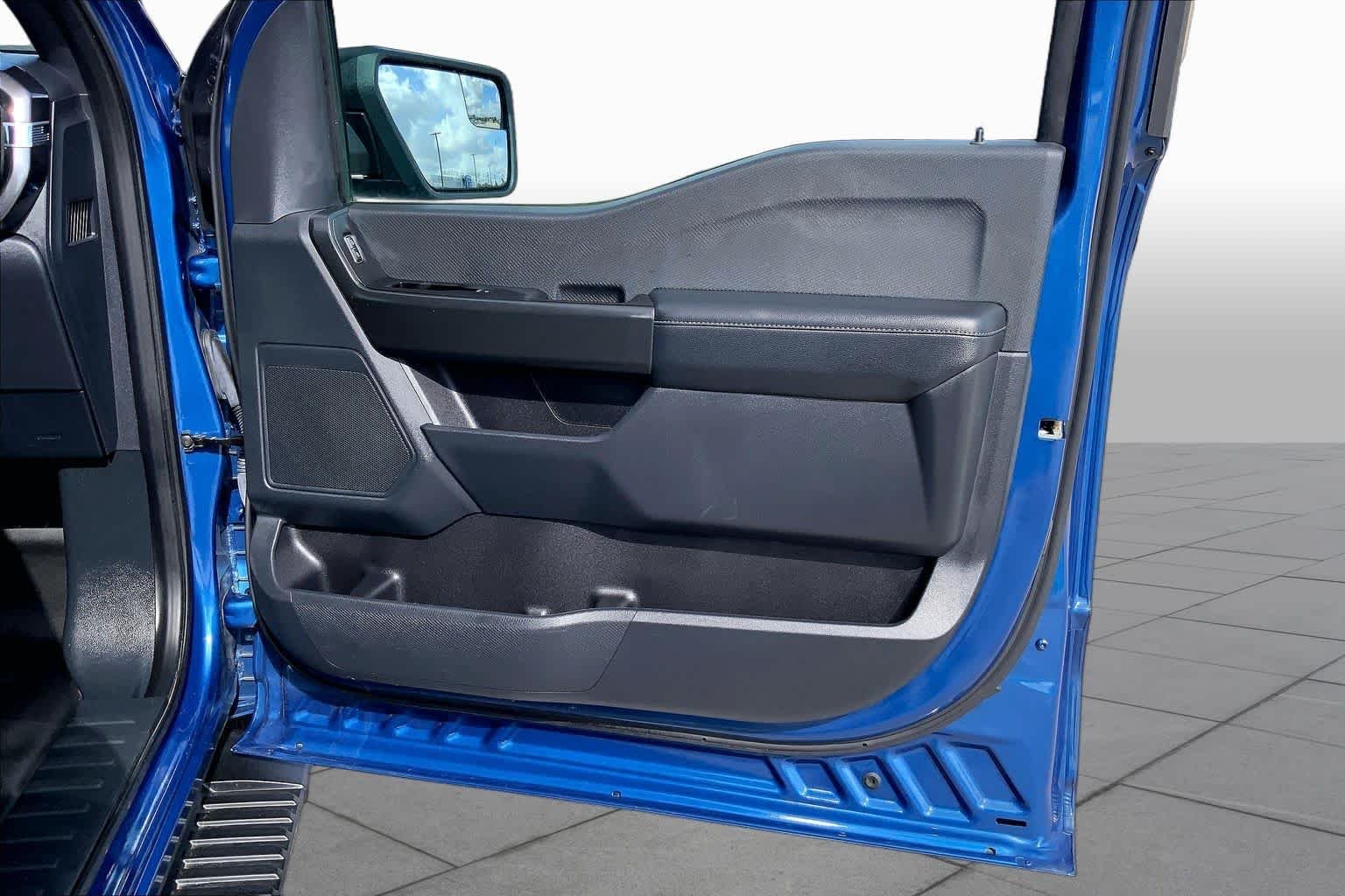 Used 2023 Atlas Blue Metallic Ford XL image 22