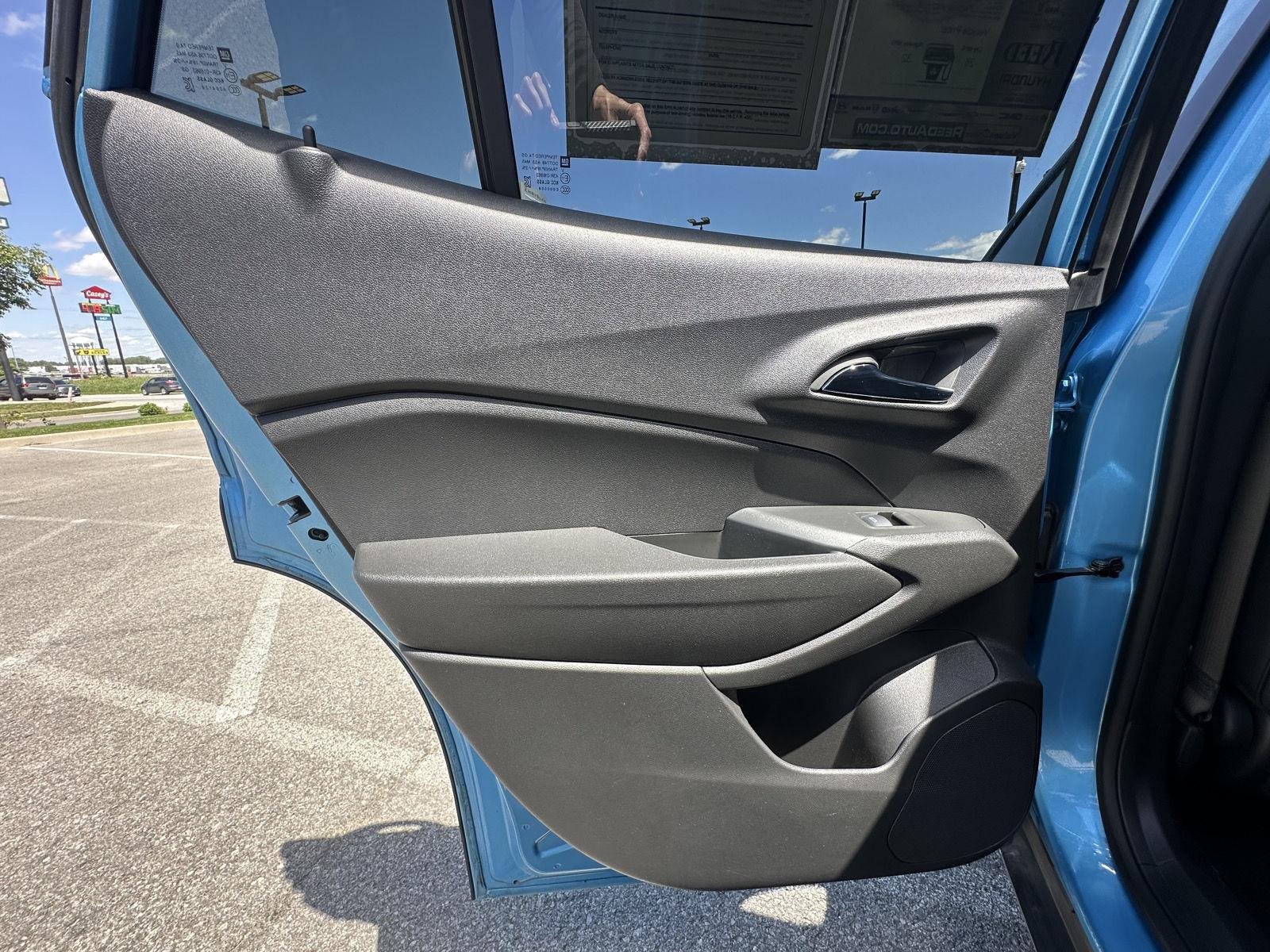 Used 2025 Marina Blue Metallic Chevrolet 2RS image 26
