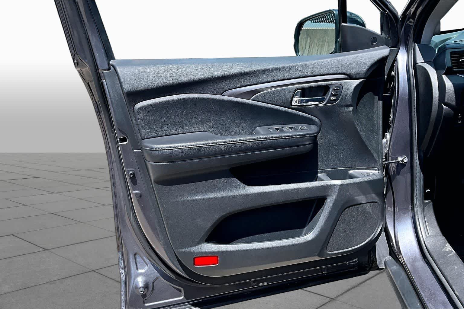 Used 2019 Modern Steel Metallic Honda EX-L image 22