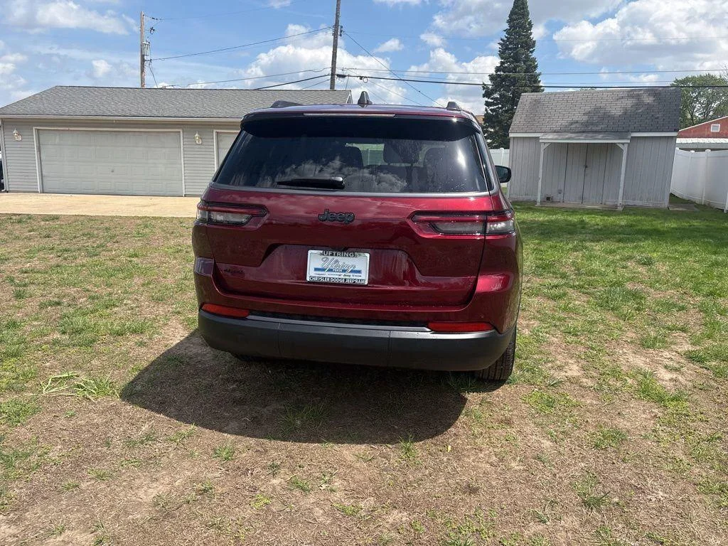 New 2026 Velvet Red Pearlcoat Jeep Laredo Altitude image 7