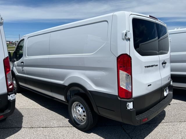 New 2026 Oxford White Ford Cargo Van image 4