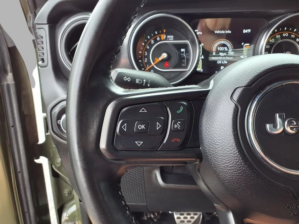 Used 2022 Green Jeep Sport image 10