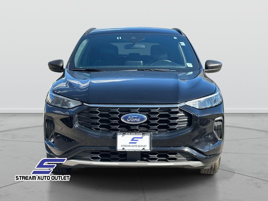2024 Ford Escape ST-Line photo 2