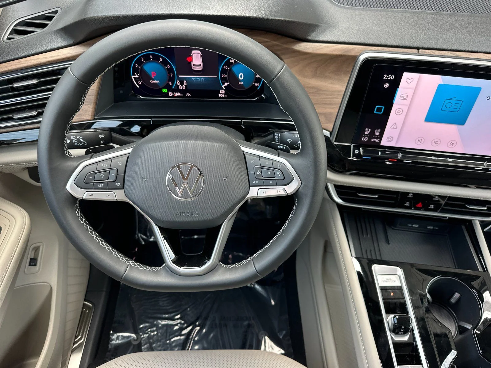 New 2026 Silver Volkswagen SE w/Technology image 13