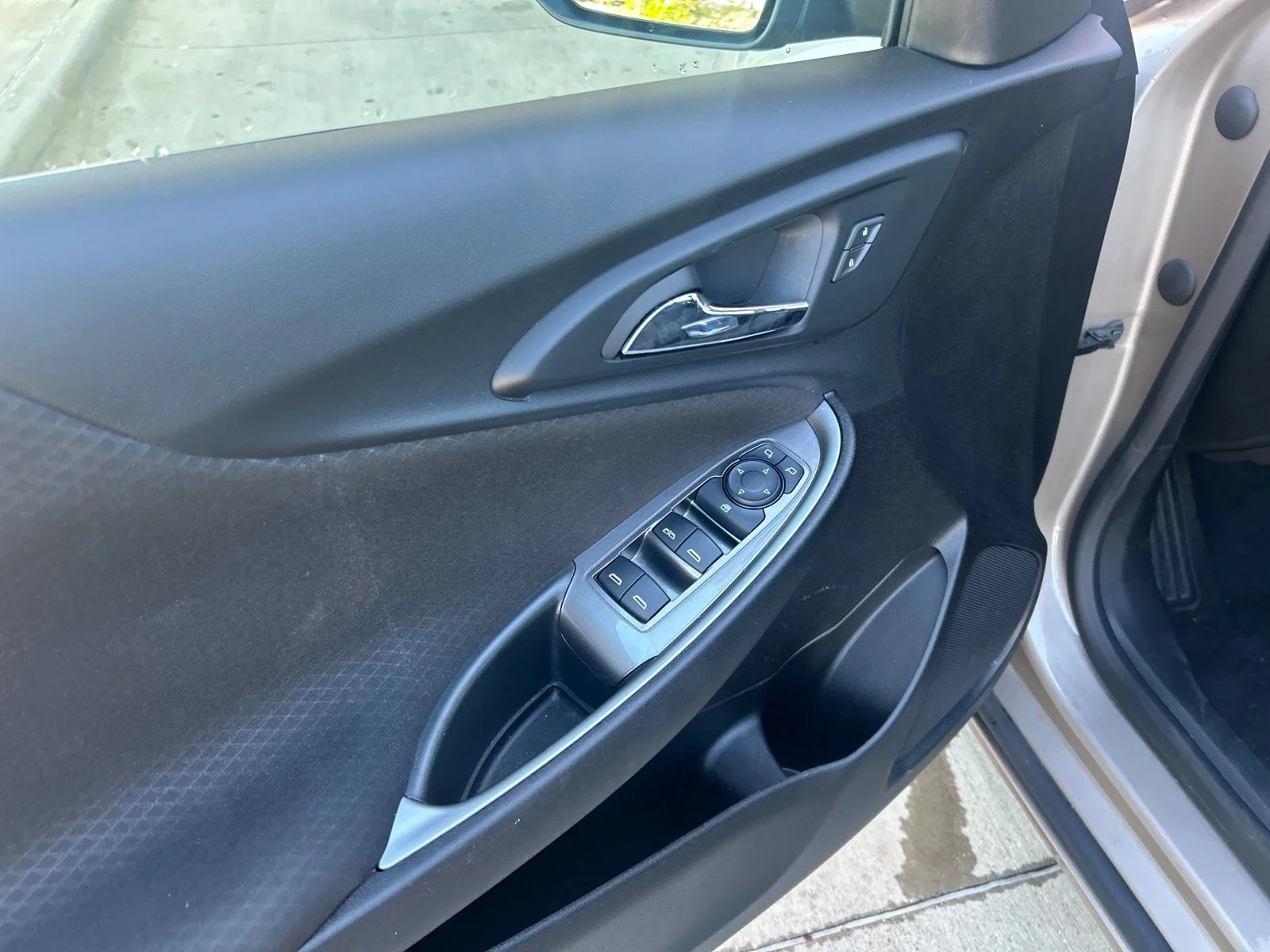 Used 2024 Gray Chevrolet LT image 19