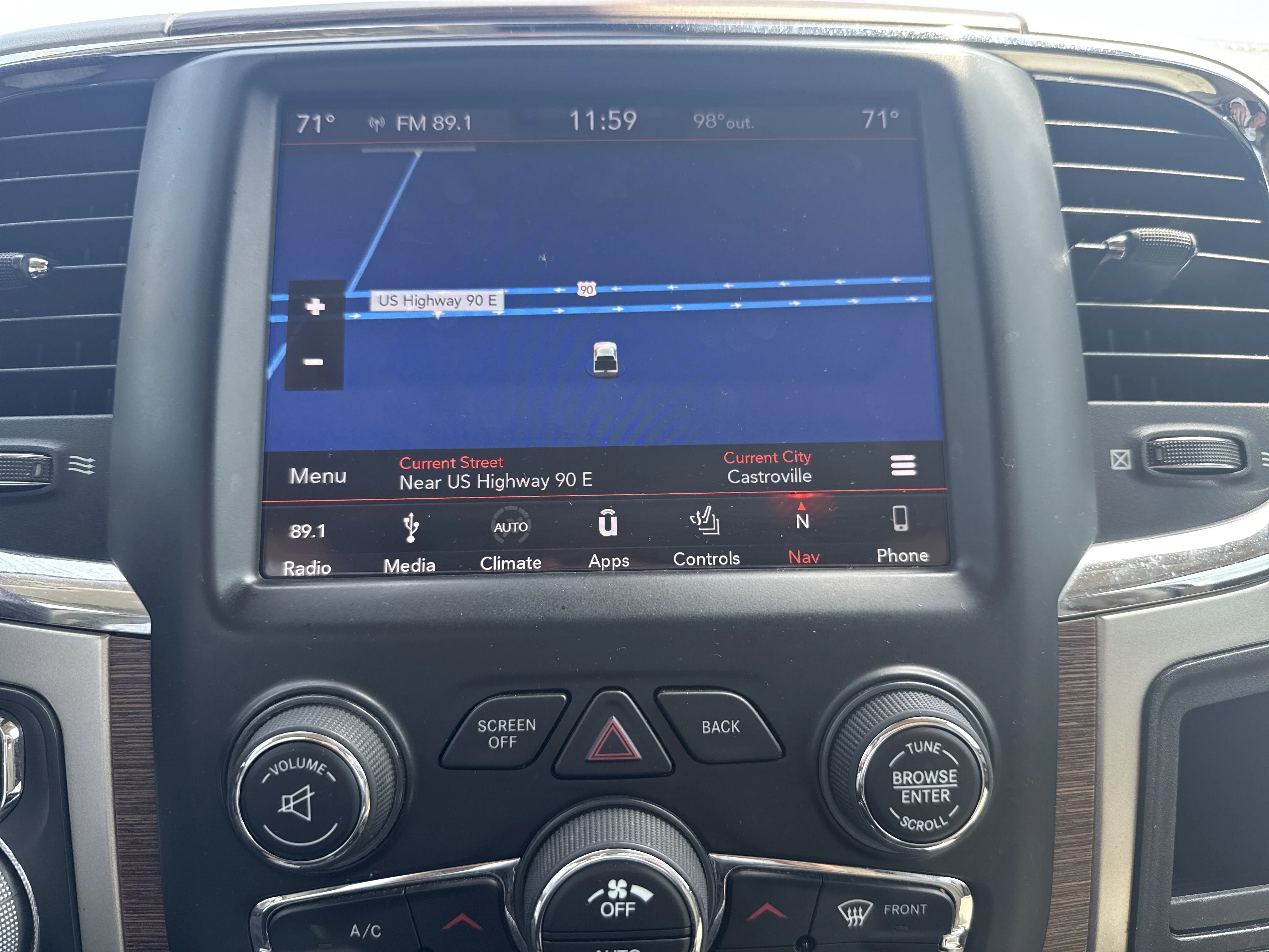 Used 2018 White Ram Laramie image 30