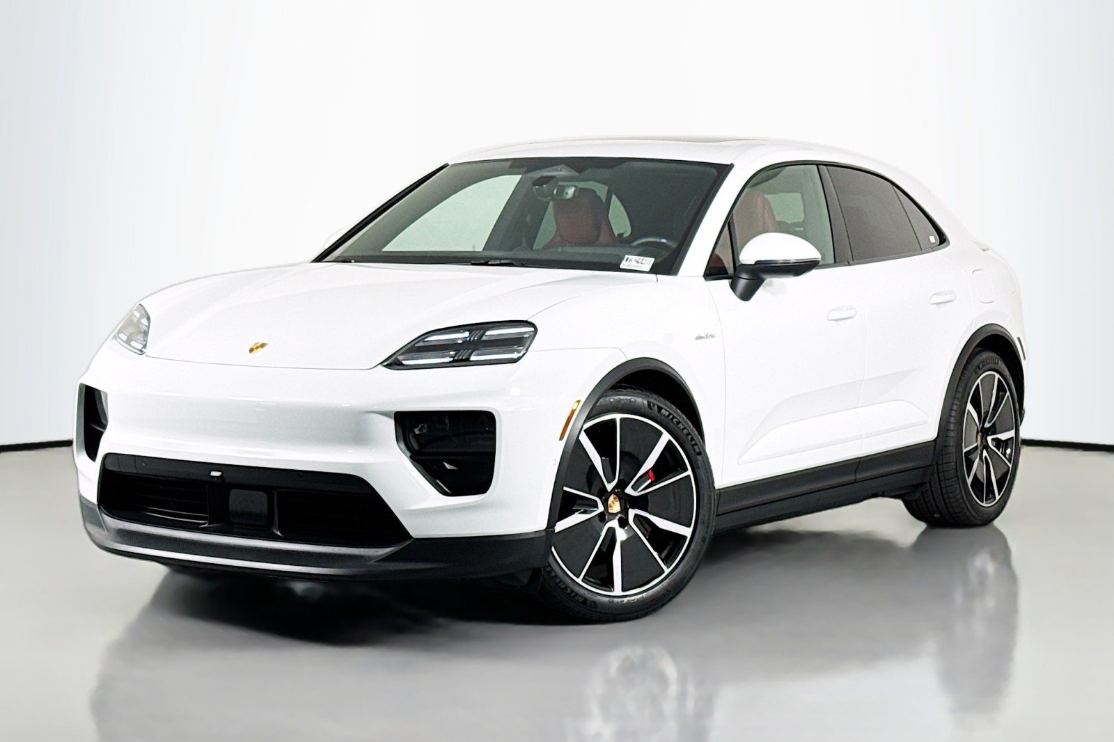 2025 Porsche Macan Macan 4S Electric's photo