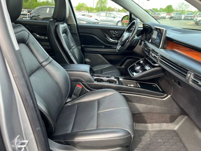 Used 2022 Silver Lincoln Reserve image 34