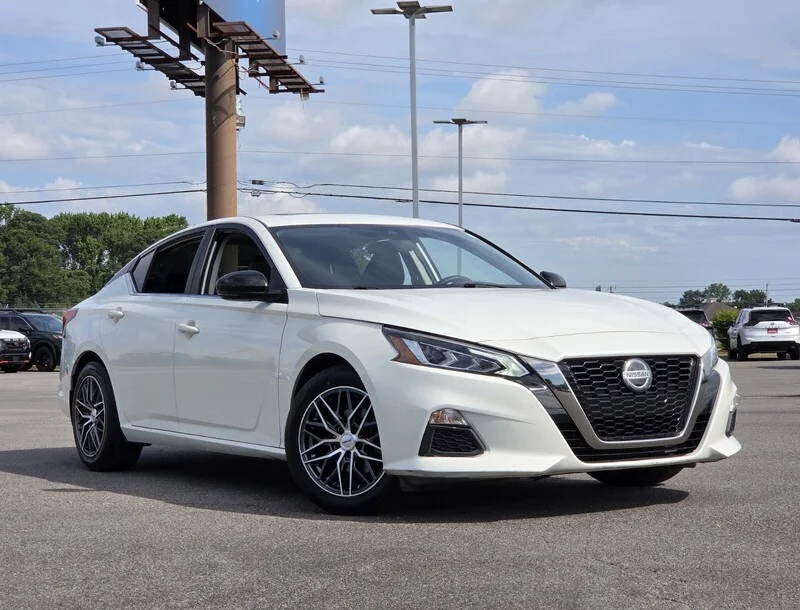Used 2021 Pearl White NISSAN 2.5 SR SEDAN image 21