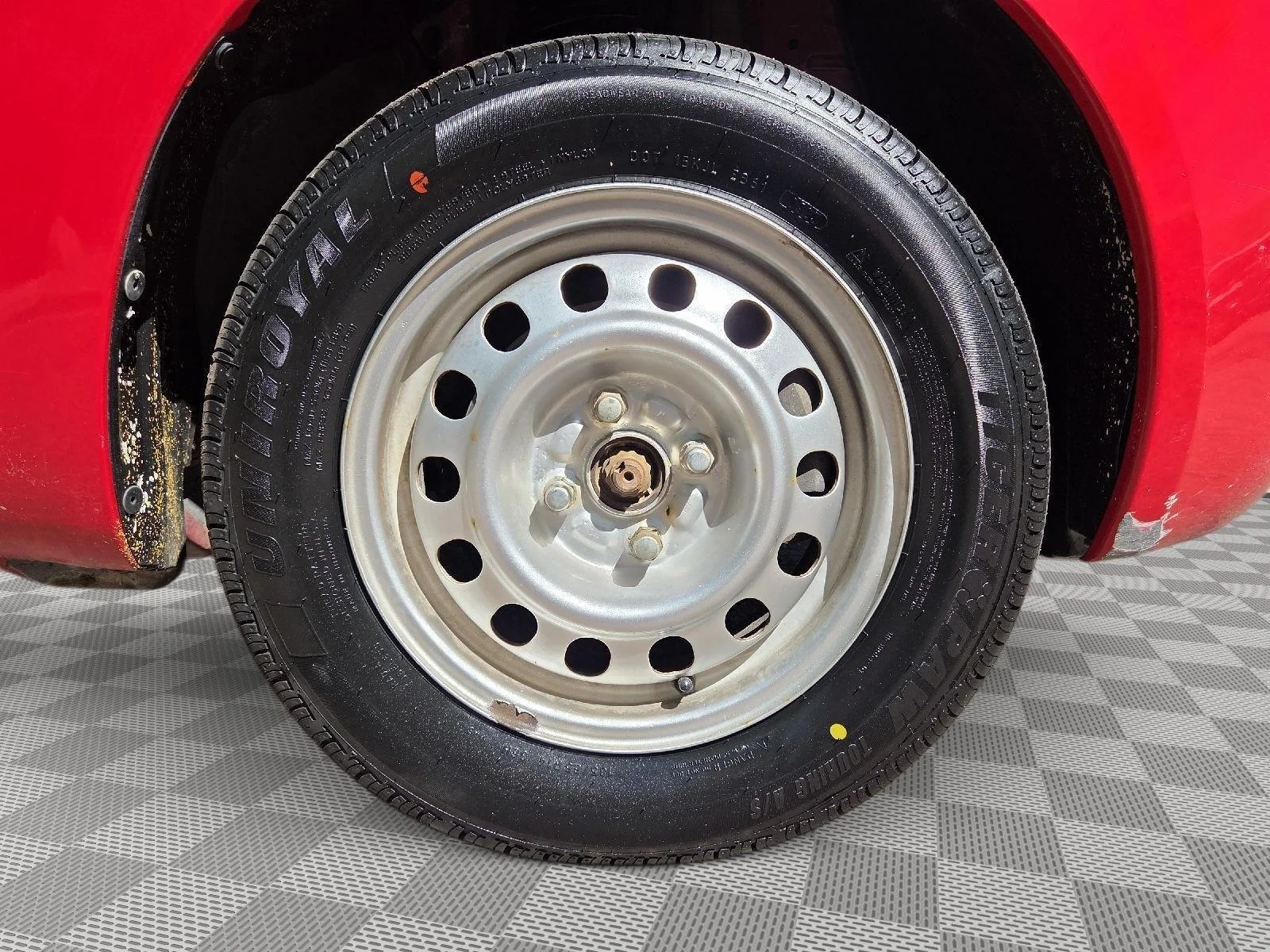 Used 2007 Absolutely Red Toyota Base image 12