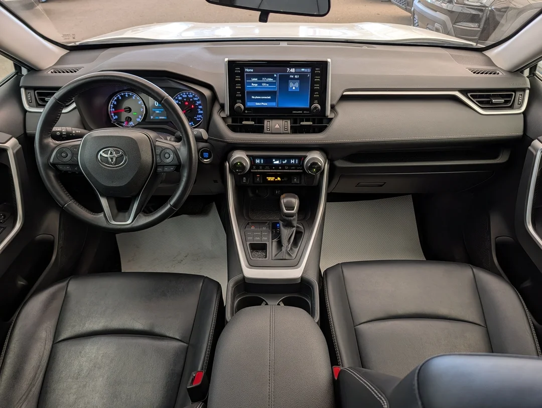 Certified Used 2019  Toyota XLE - - AWD - Leather - Sunroof - Power Liftgate - CarPlay - Safety Sense 2.0 & More! image 26