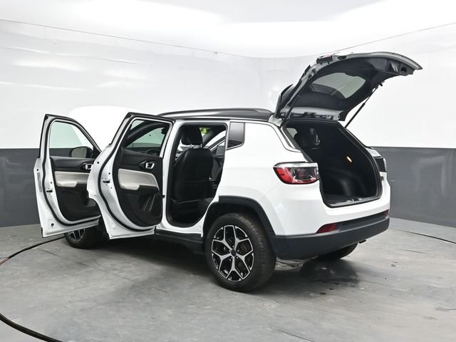Used 2025 White Jeep Limited image 37
