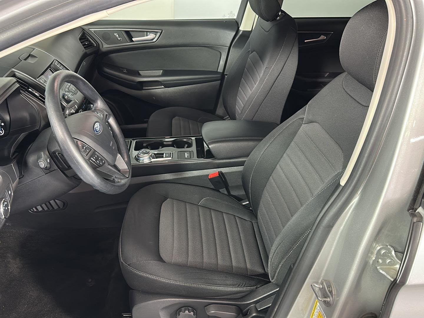 Used 2019 Ingot Silver Ford SE image 15