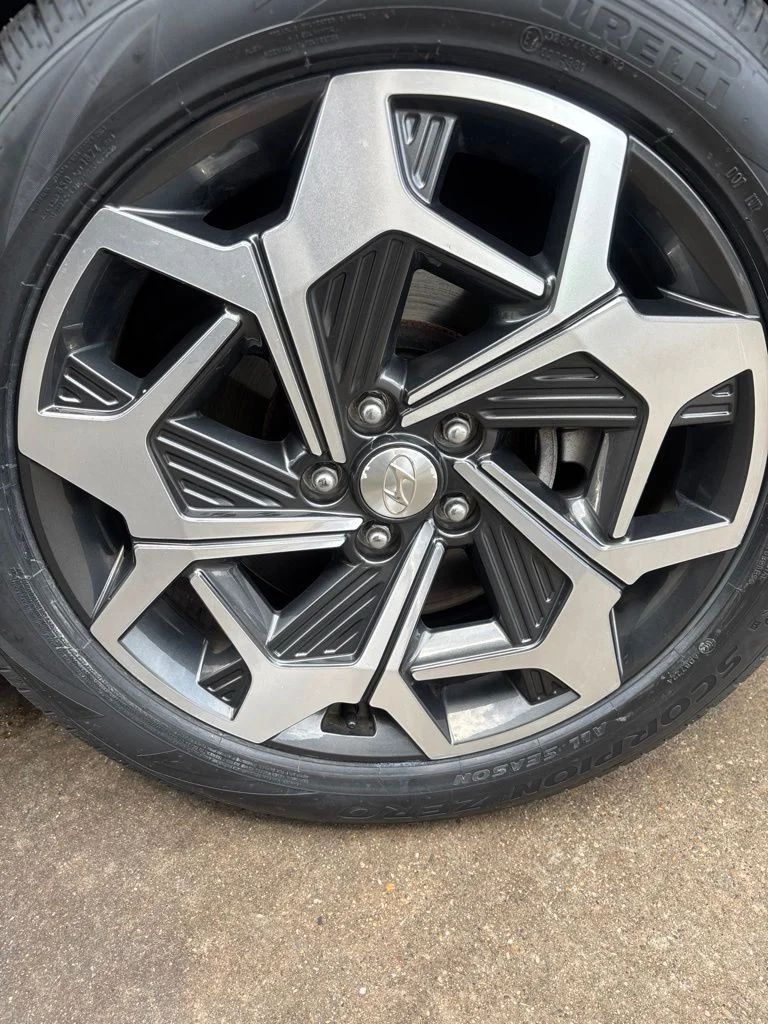Used 2021 Black Hyundai Calligraphy image 26