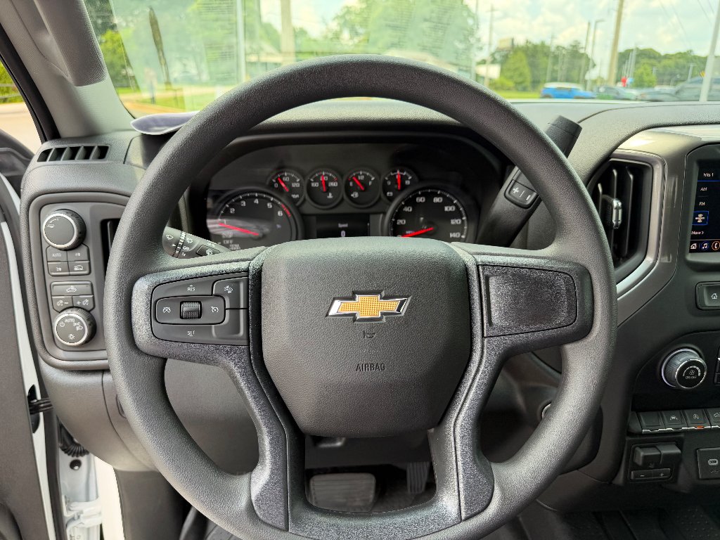 New 2026 Summit White Chevrolet Custom image 27
