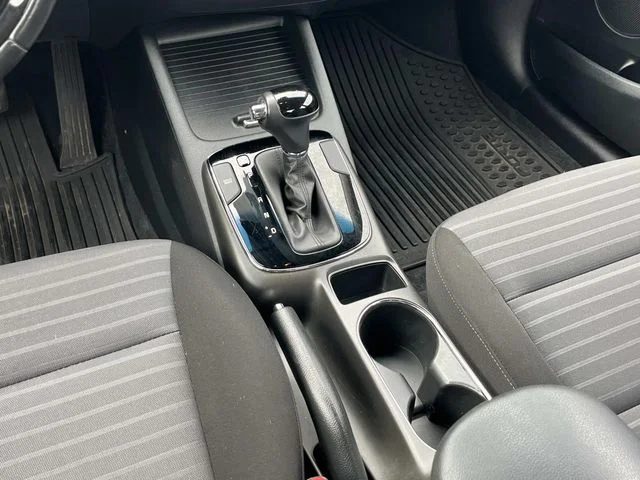 Used 2018 Blue Kia S image 14