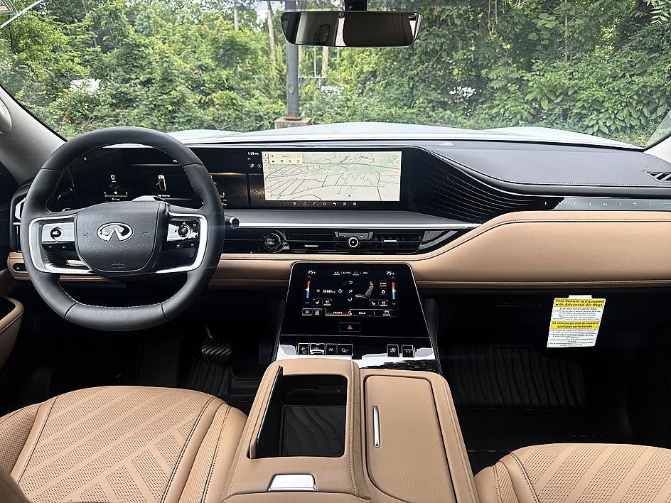 New 2027 Radiant White INFINITI LUXE image 19