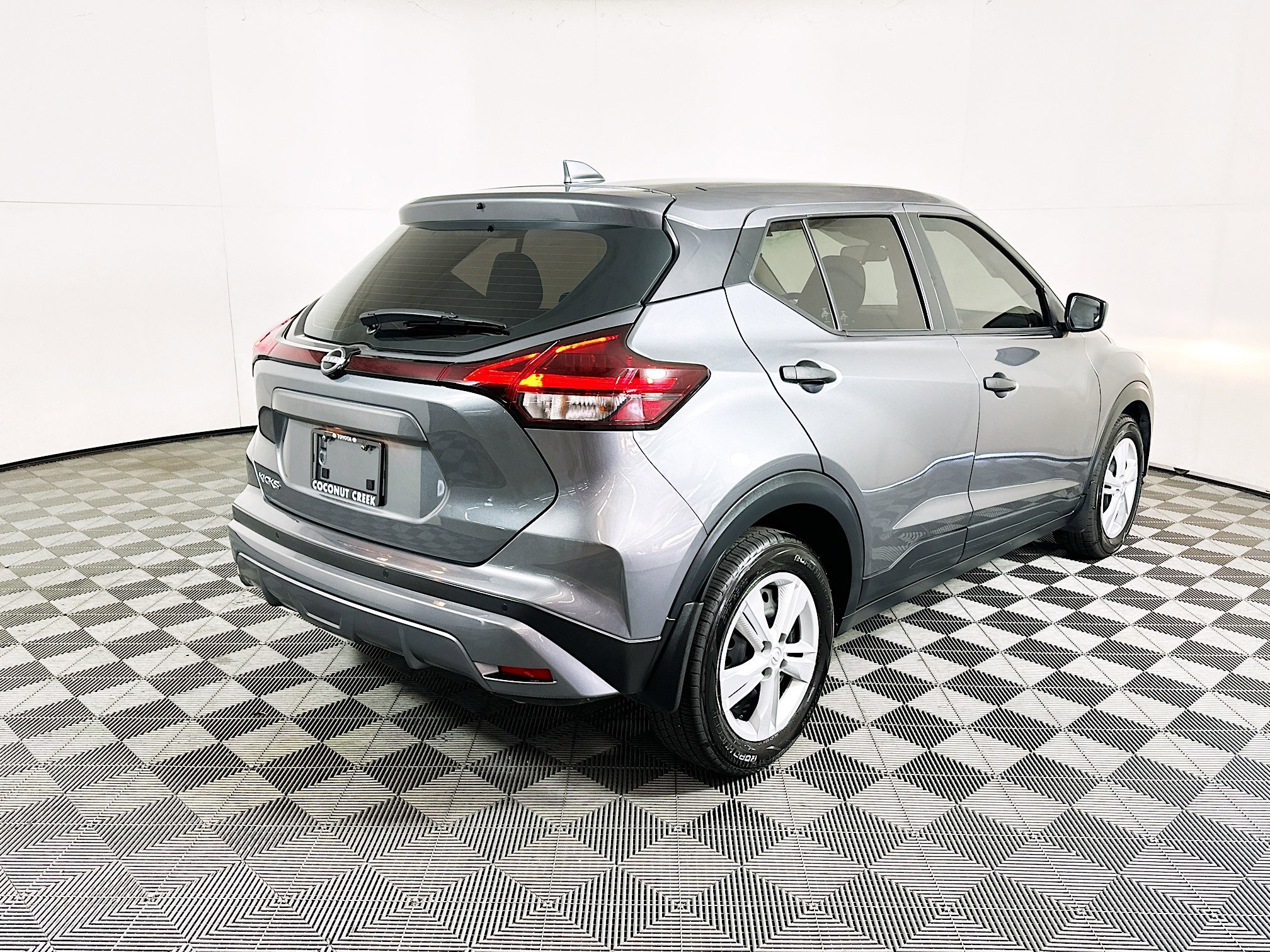 2023 Nissan Kicks thumbnail 6