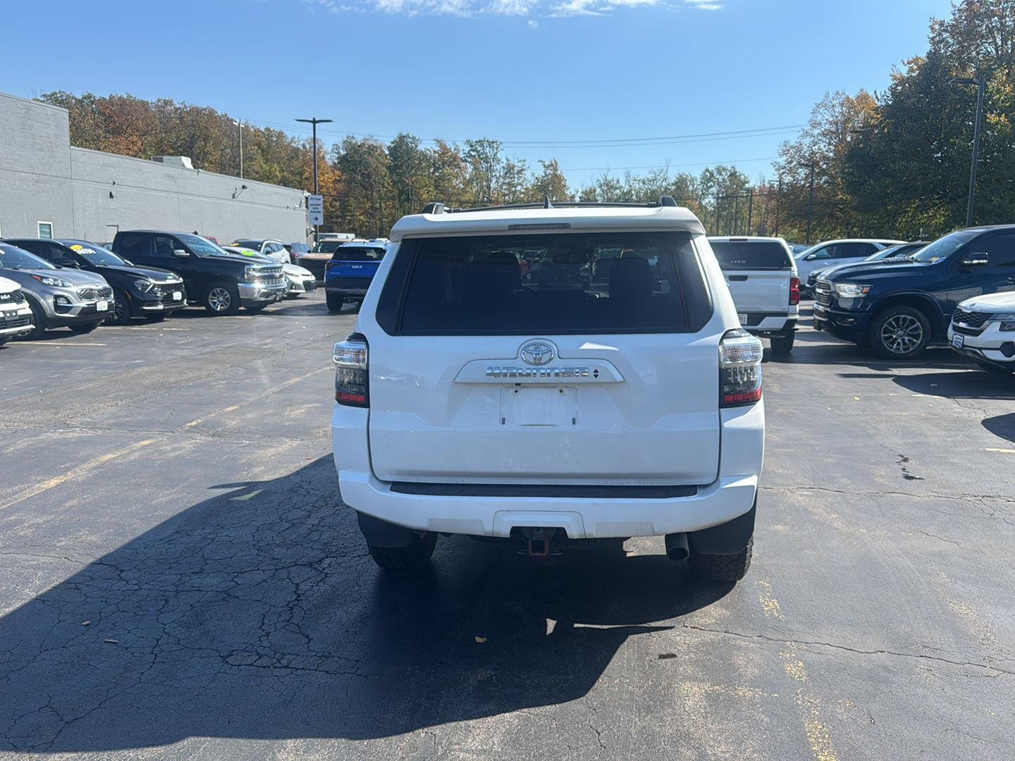 Used 2022 Super White Toyota SR5 image 8