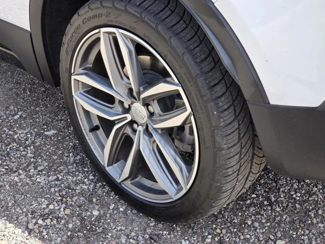 Used 2022 White Cadillac Sport image 8