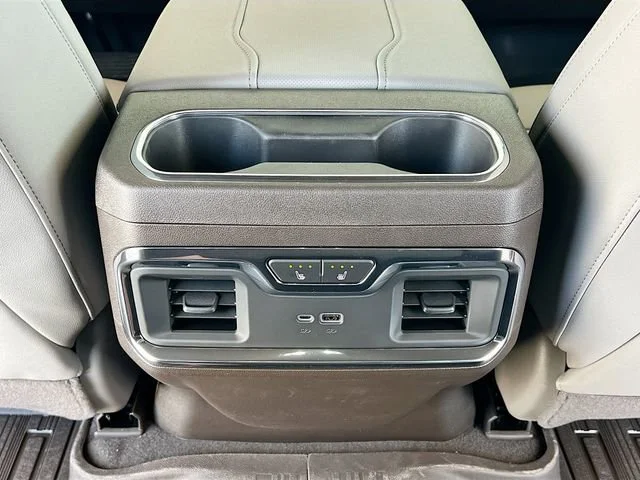 2026 GMC Sierra 1500 SLT - Photo 18