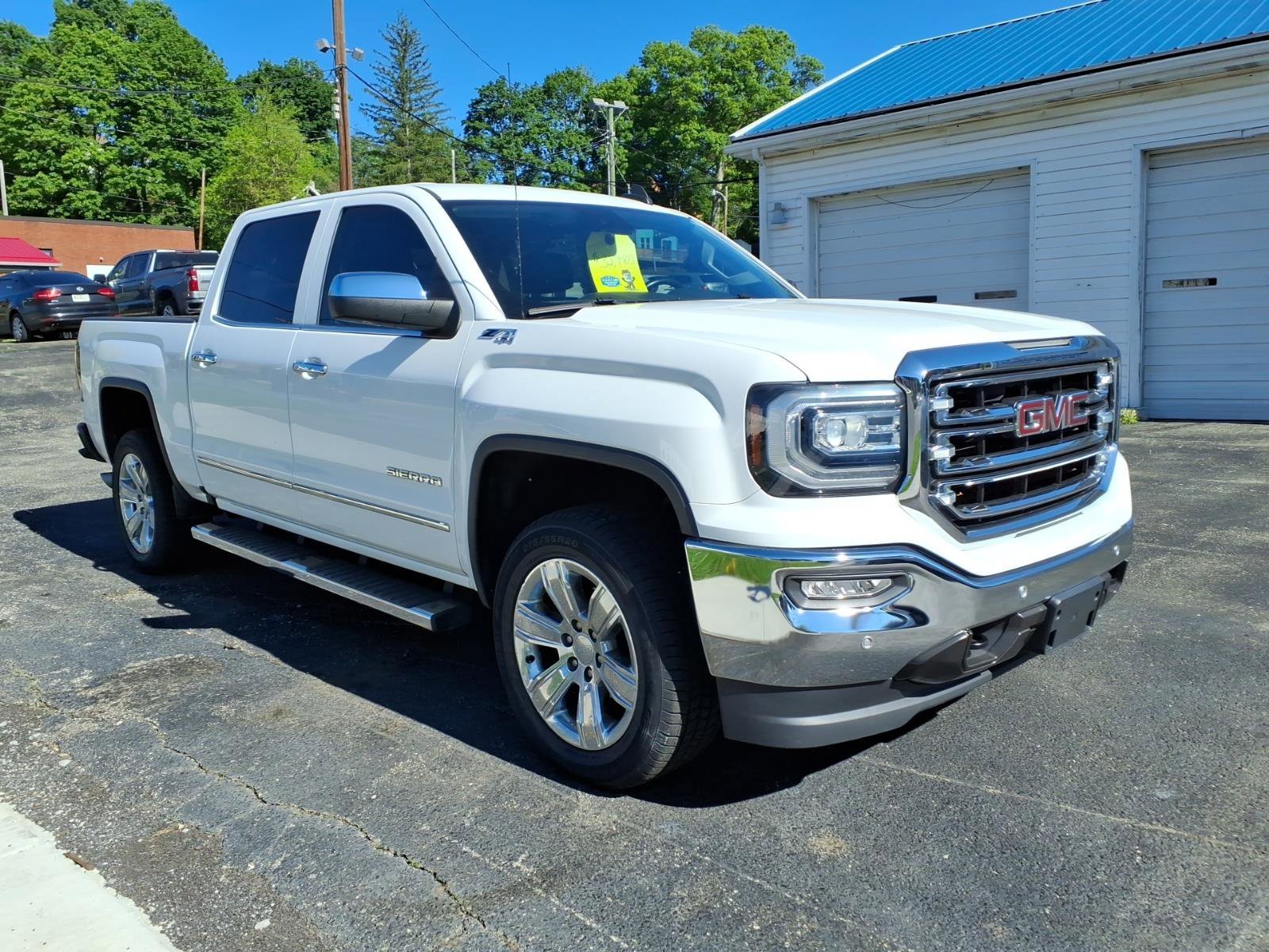 2018 GMC Sierra 4WD Crew Cab Short Box SLT's photo