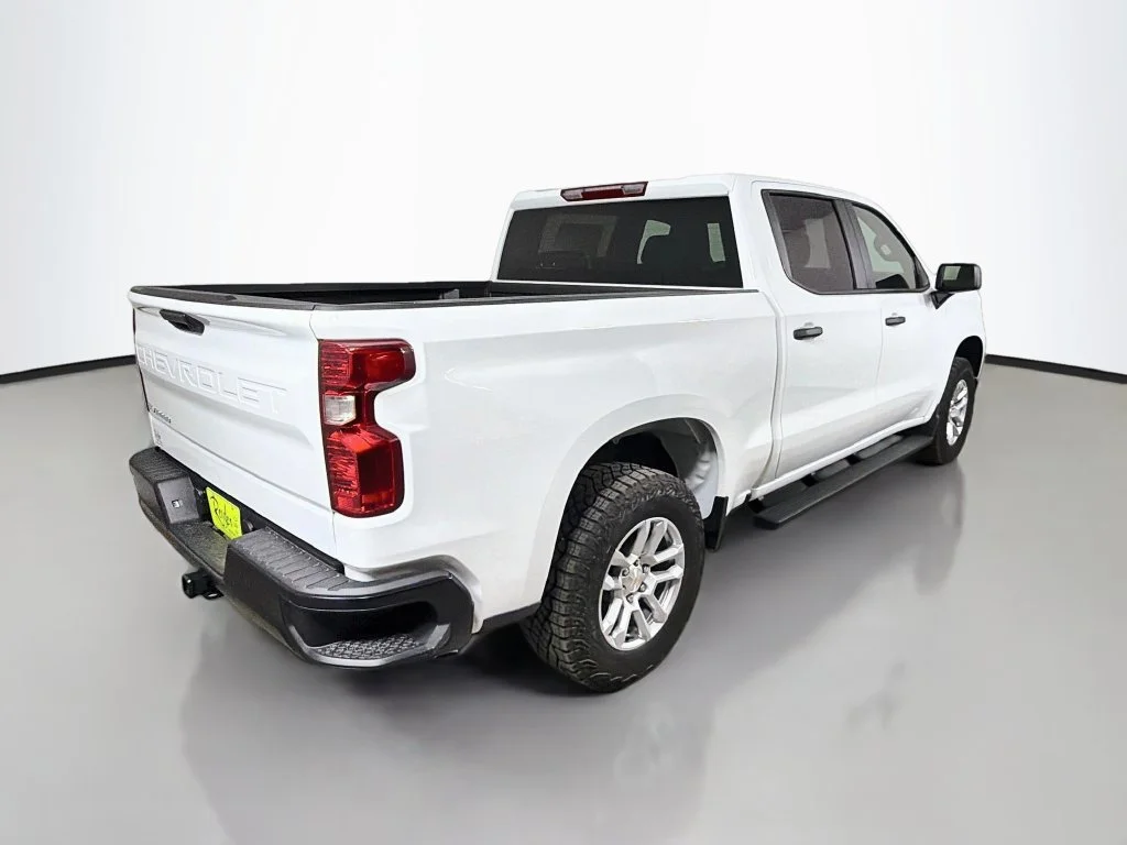 New 2026 Summit White Chevrolet WT image 6