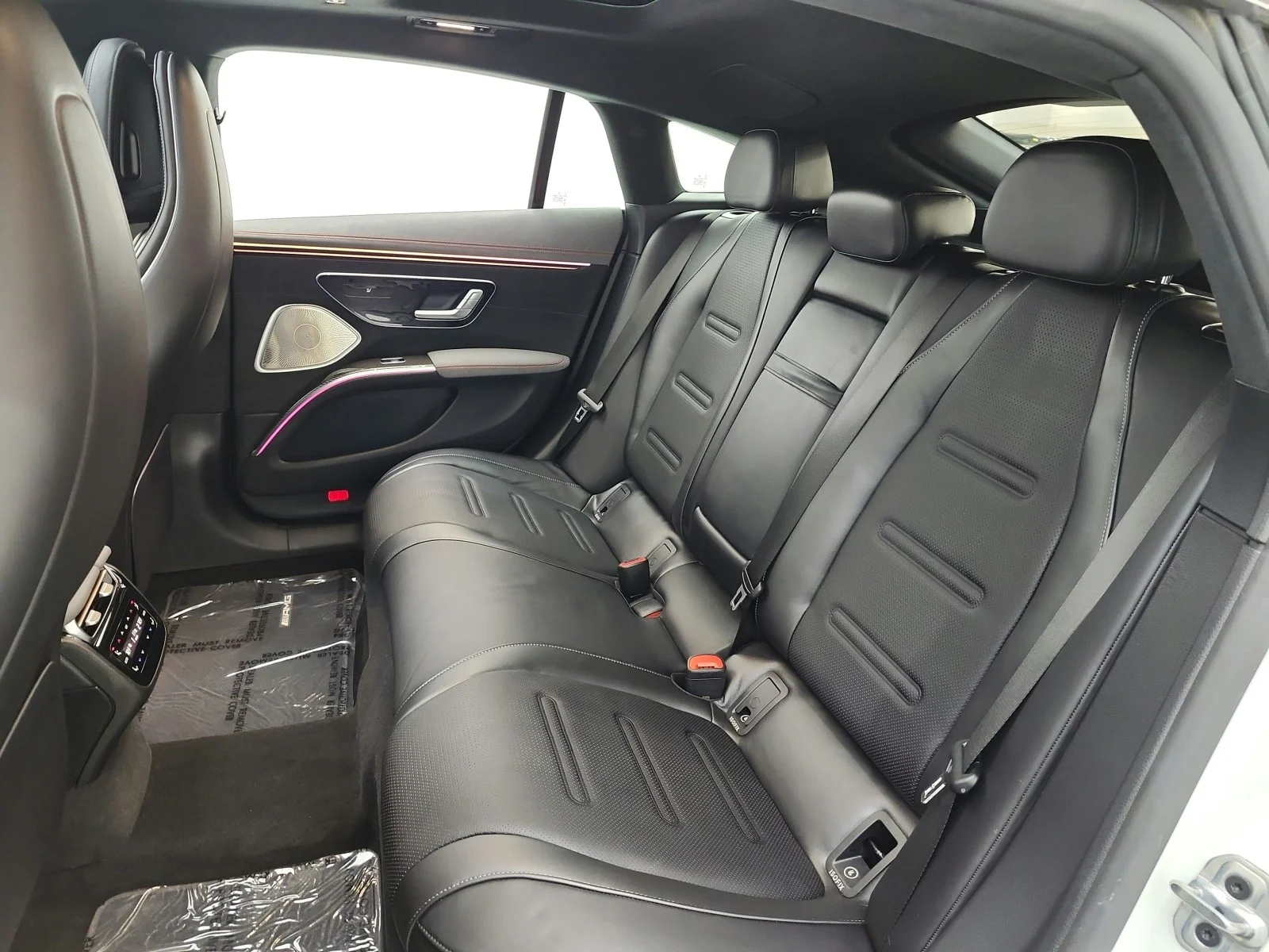 Certified Used 2023 MANUFAKTUR Diamond White Mercedes-Benz AMG® EQS 4MATIC+ Sedan image 16