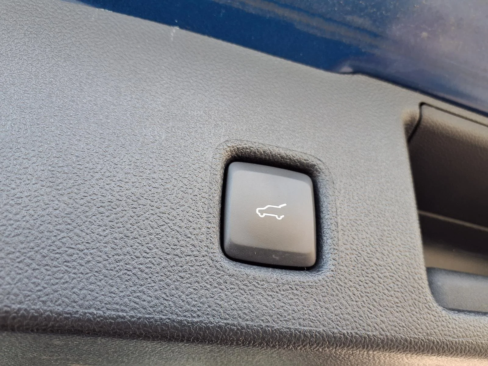 Used 2022 Atlas Blue Ford SE image 26