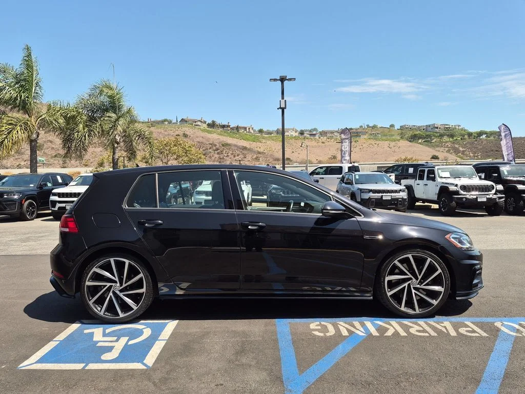 Used 2018  Volkswagen DCC & Navigation 4Motion image 4