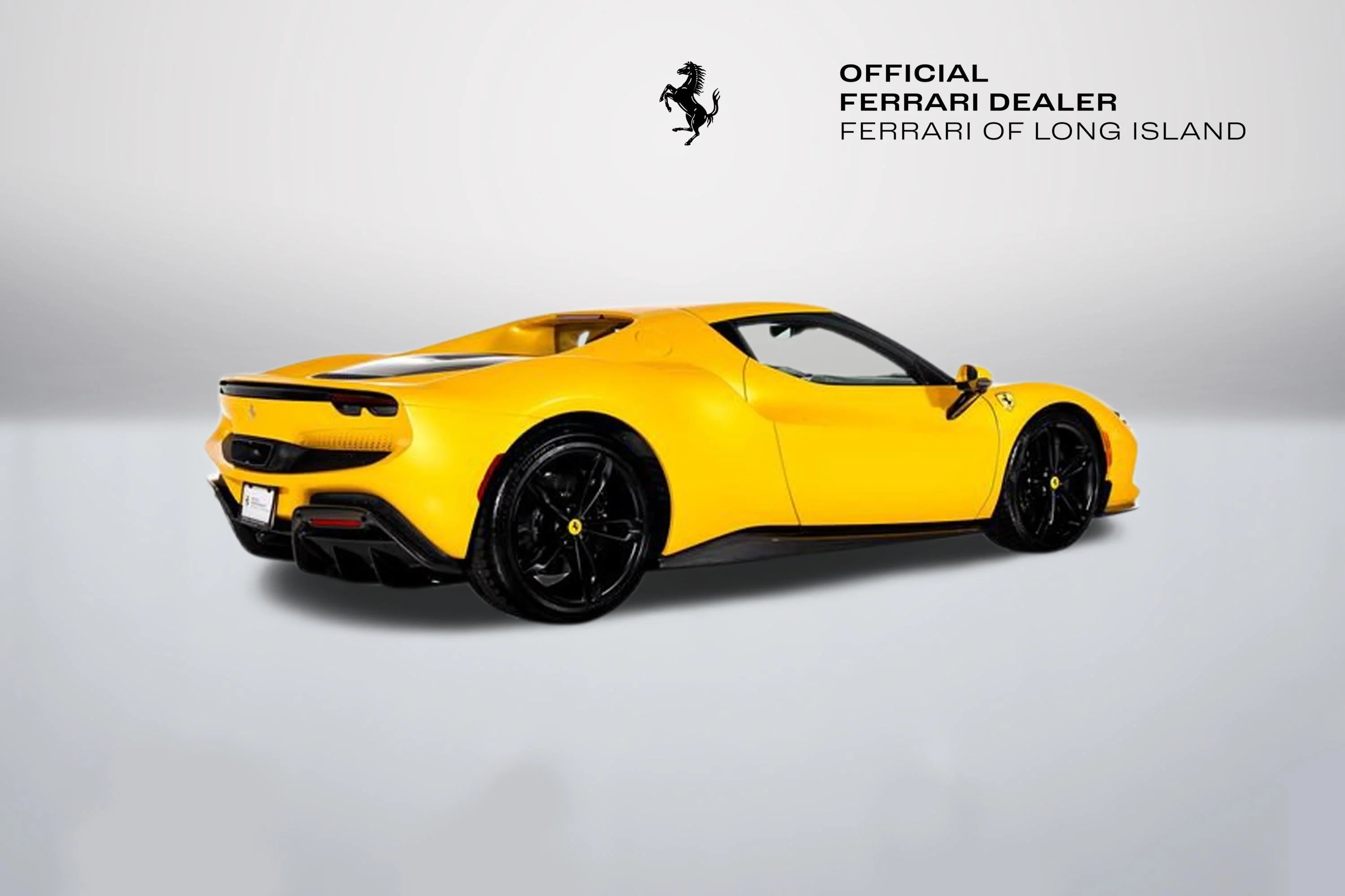 Used 2024 Giallo Triplo Strato Ferrari  image 2