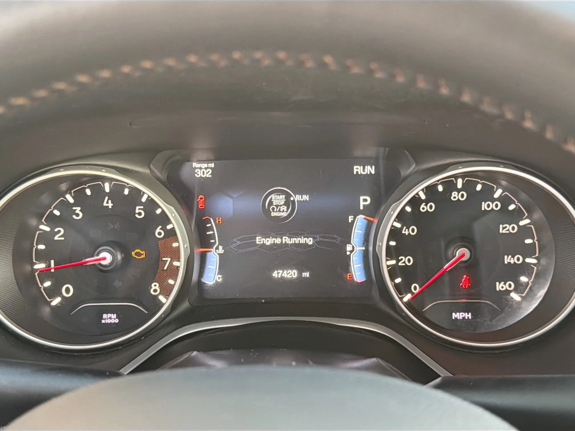 Used 2018 Redline Pearlcoat Jeep Latitude image 39