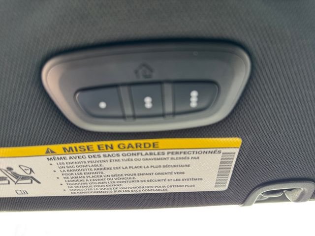 Used 2025 Black Chrysler Select image 26