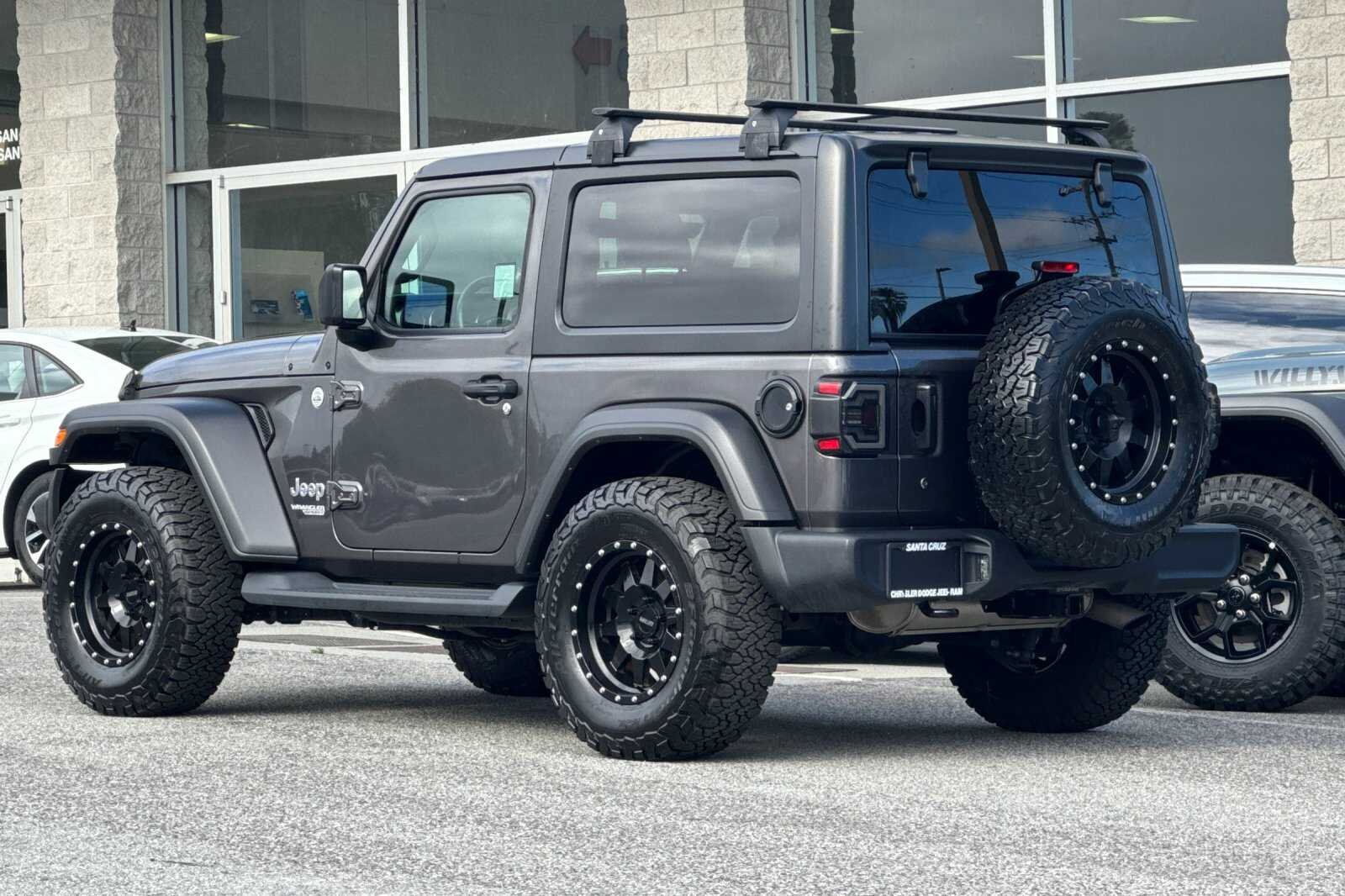 Used 2019 Gray Jeep Sport S image 6