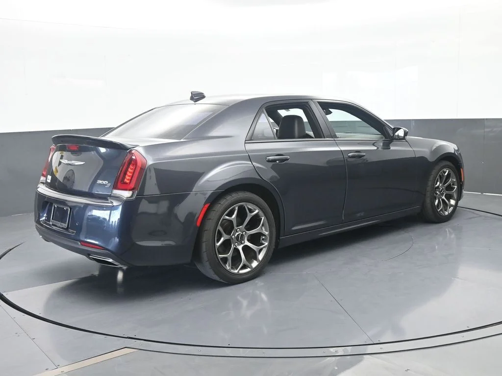 Used 2018 Maximum Steel Metallic Clearcoat Chrysler S image 6