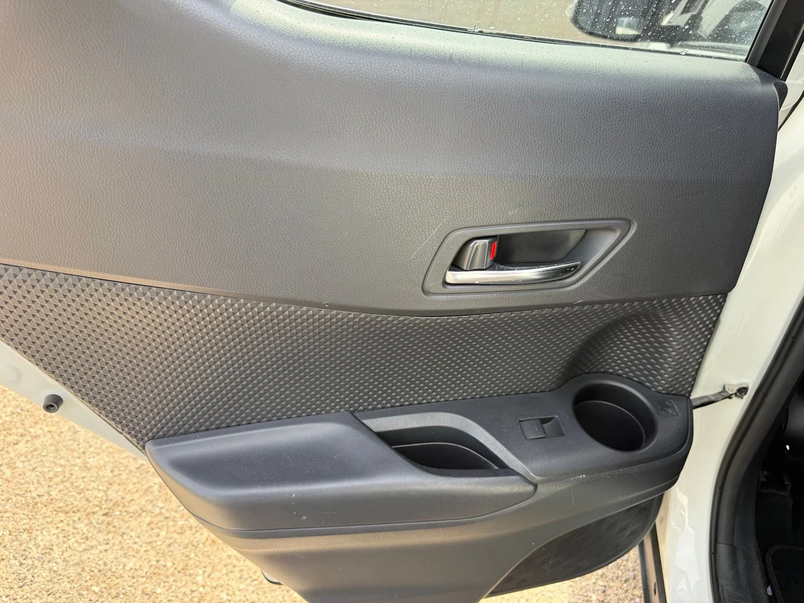 Used 2021 White Toyota LE image 14