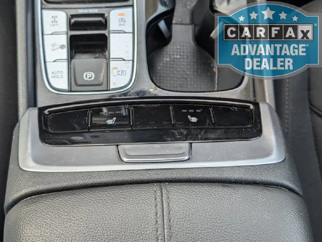 Used 2024 White Hyundai SEL image 17