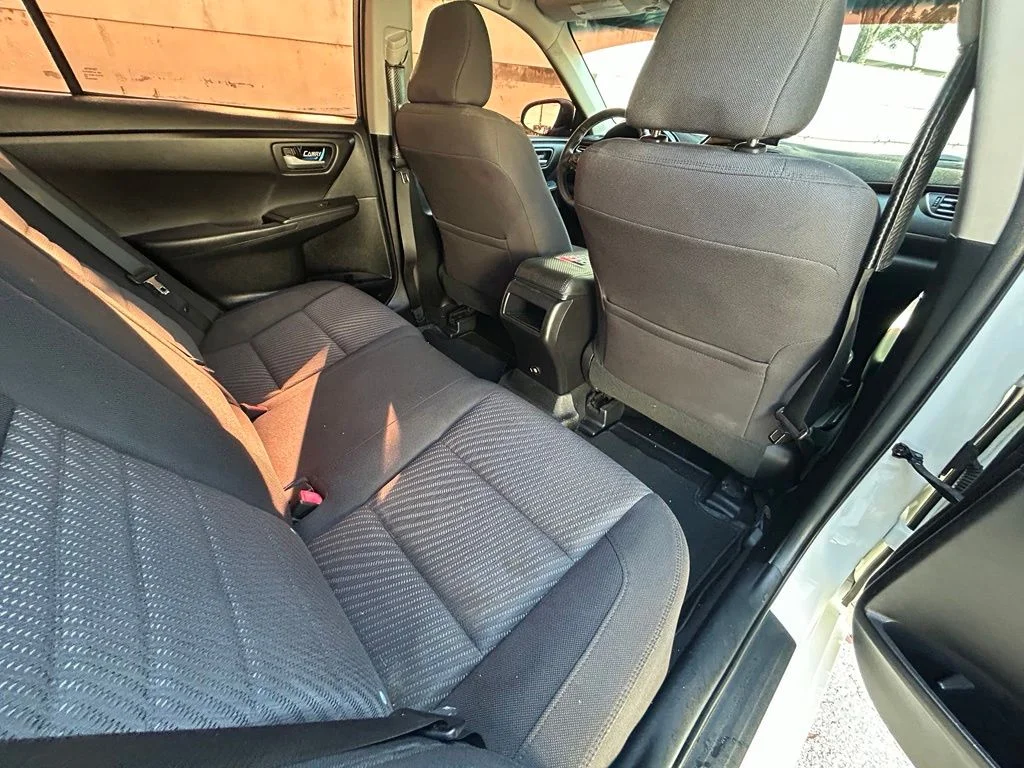 Used 2016 White Toyota LE image 30