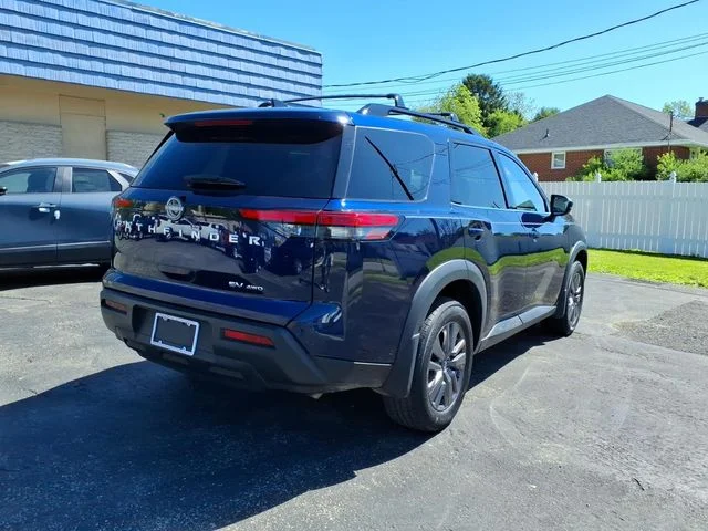 2023 Nissan Pathfinder SV - Photo 5