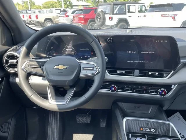 2027 Chevrolet Equinox LT - Photo 12