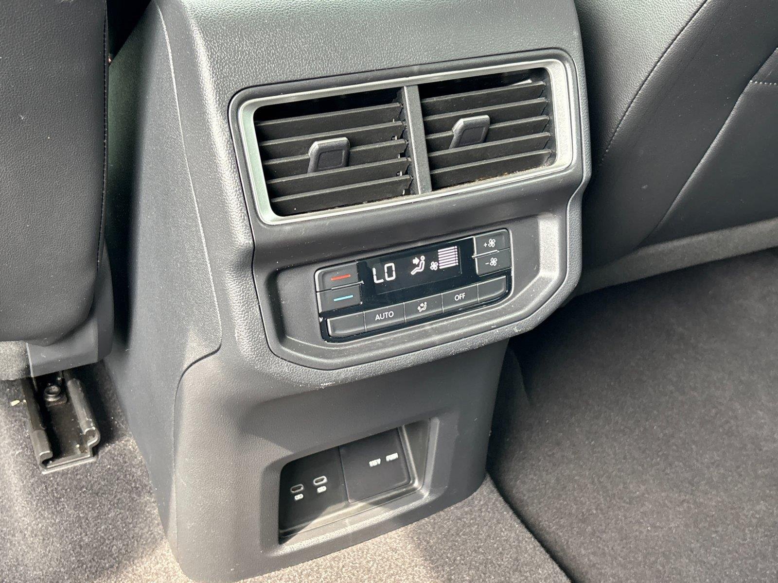 Used 2025  Volkswagen 2.0T Peak Edition 4Motion image 33