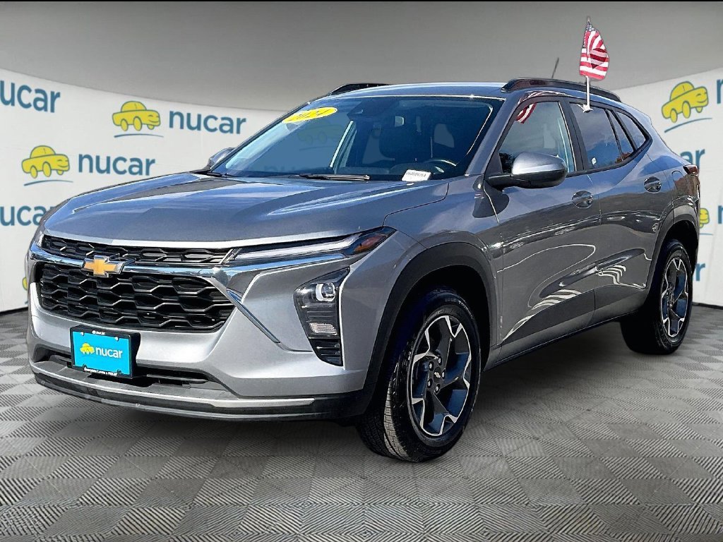 Used 2024 Gray Chevrolet LT image 3