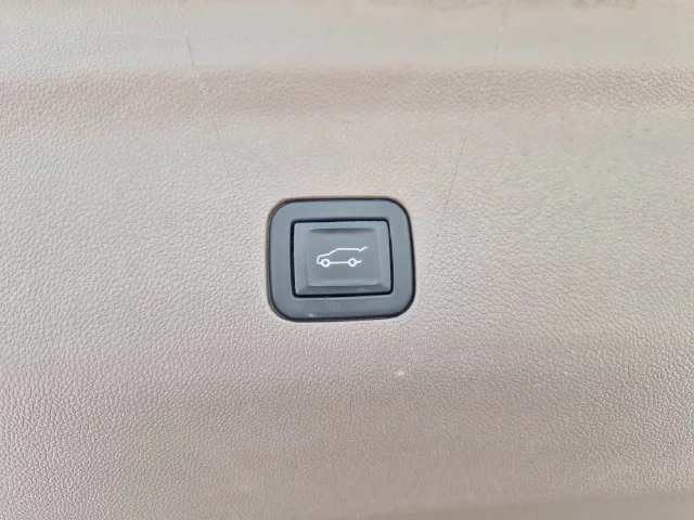 Used 2023 White GMC Denali image 14