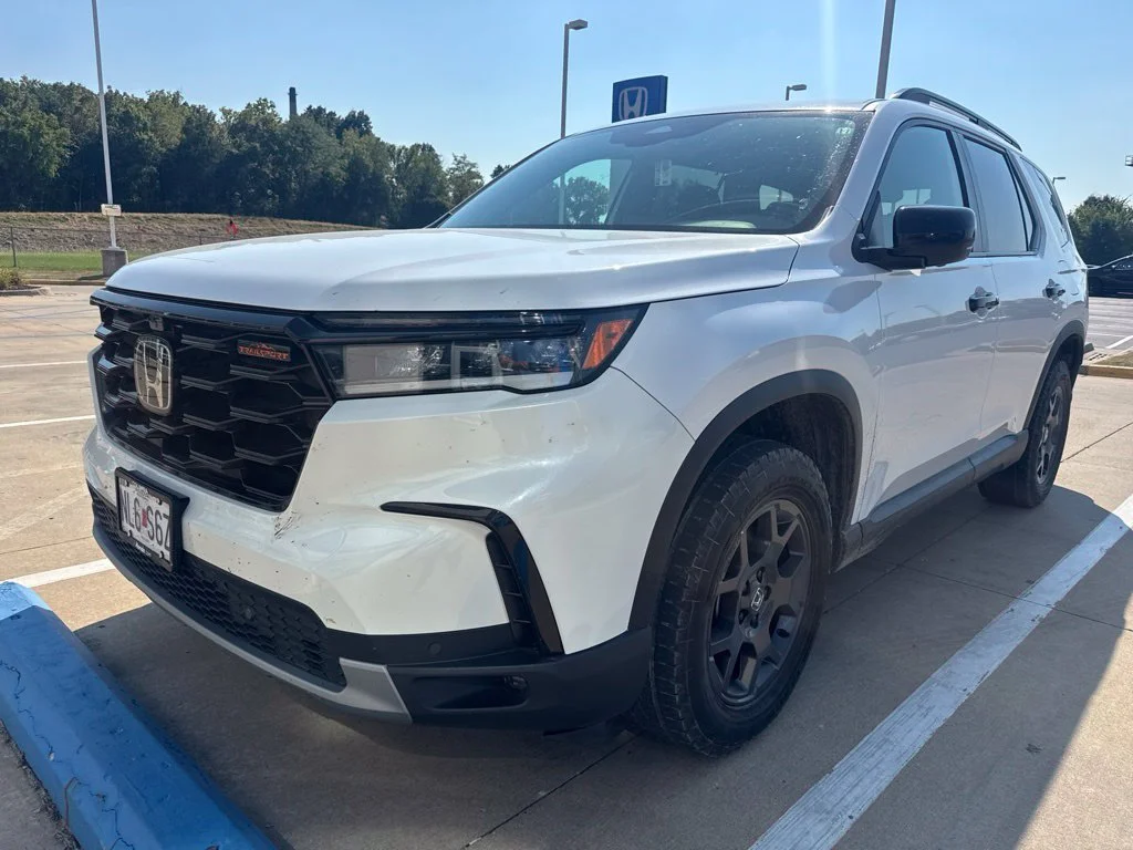 Used 2025 White Honda TrailSport image 2