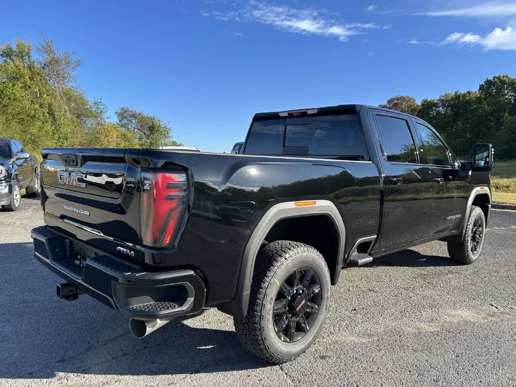 New 2026 Onyx Black GMC AT4 image 4