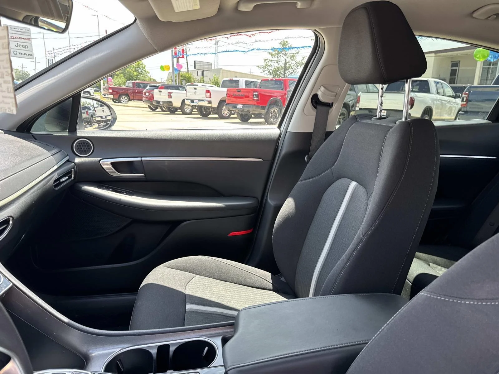 Used 2023 White Hyundai SEL image 15